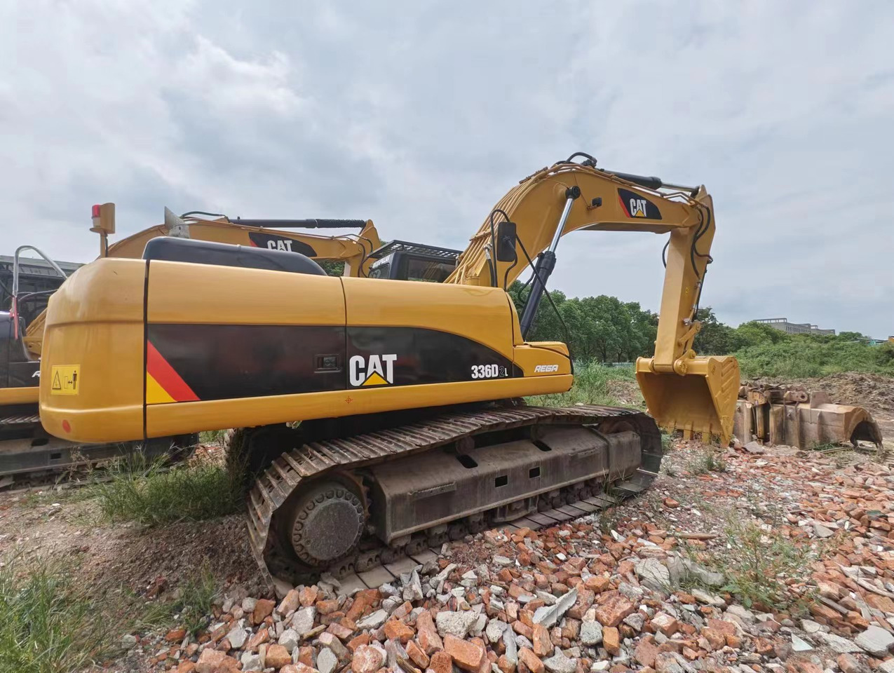 CATERPILLAR 336D2L CAT 336 - Lánctalpas kotró: 1 kép. CATERPILLAR 336D2L CAT 336 - Lánctalpas kotró: 1 kép.