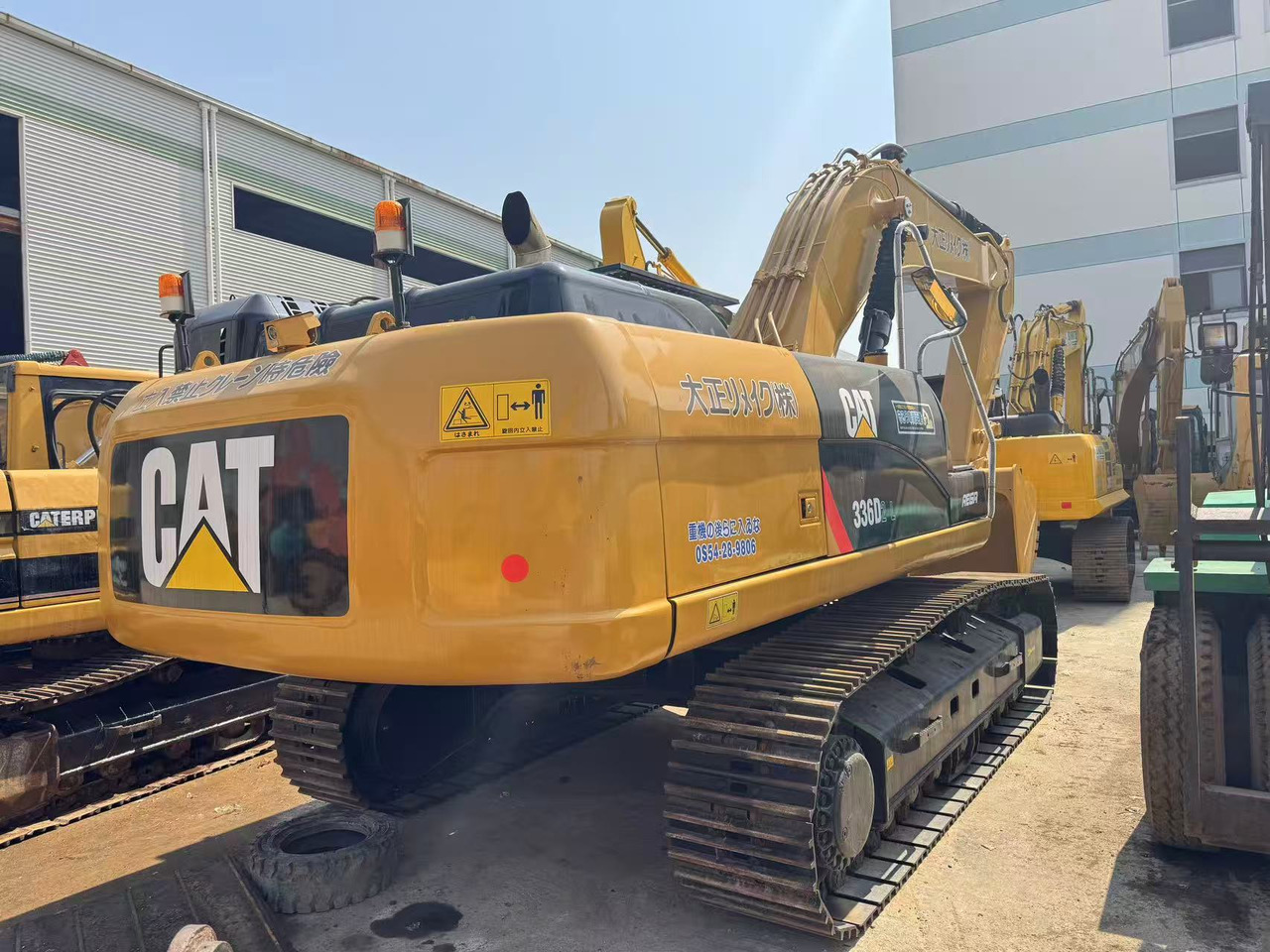 CATERPILLAR CAT 336 336D2 - Lánctalpas kotró: 1 kép. CATERPILLAR CAT 336 336D2 - Lánctalpas kotró: 1 kép.