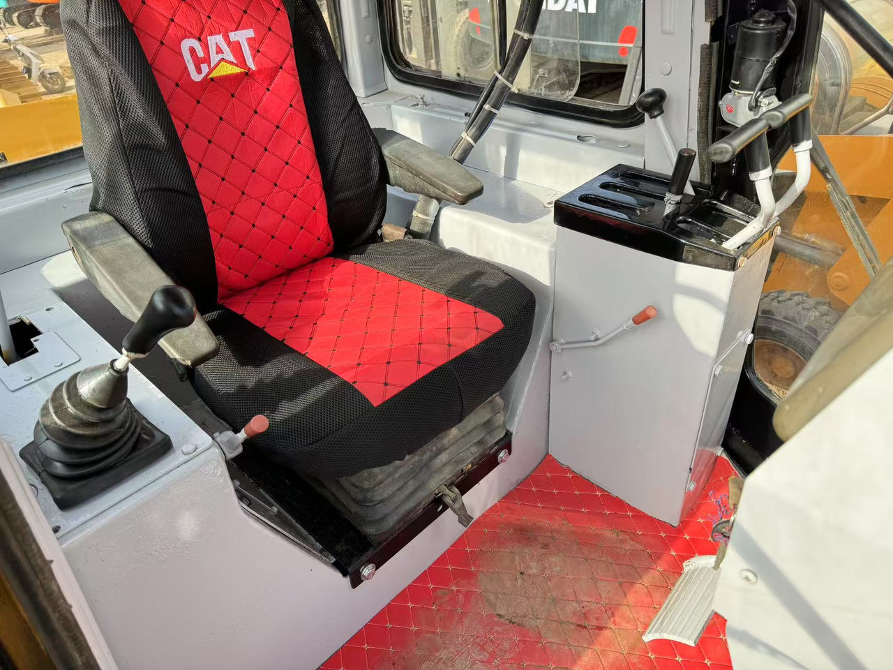 CATERPILLAR D6G2 - Buldózer: 5 kép. CATERPILLAR D6G2 - Buldózer: 5 kép.