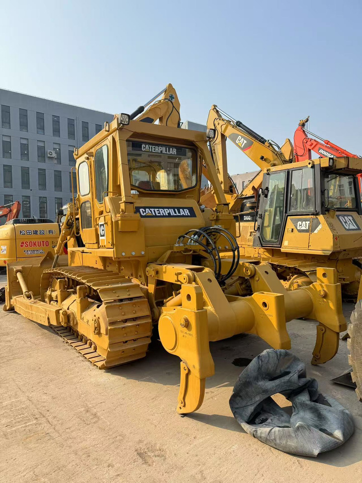 CATERPILLAR D7G - Buldózer: 4 kép. CATERPILLAR D7G - Buldózer: 4 kép.