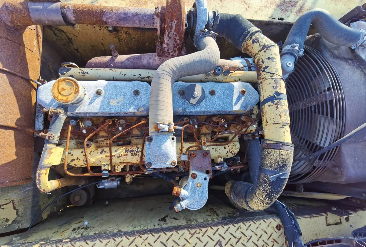 CATERPILLAR E200B - Lánctalpas kotró: 5 kép. CATERPILLAR E200B - Lánctalpas kotró: 5 kép.