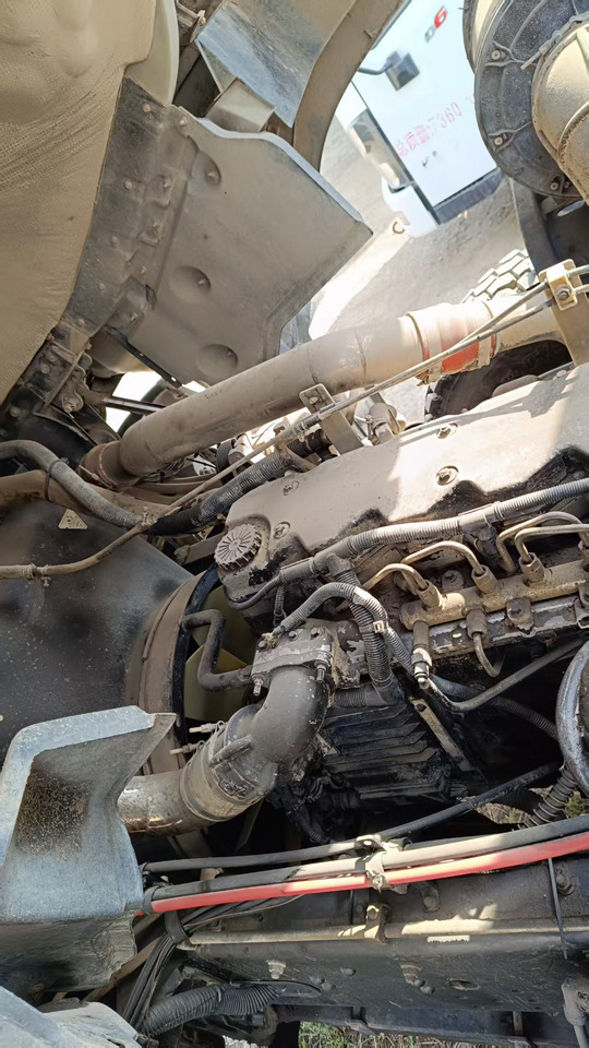 DONGFENG 20000L water truck Sprinkler - Tartályos teherautó: 5 kép. DONGFENG 20000L water truck Sprinkler - Tartályos teherautó: 5 kép.