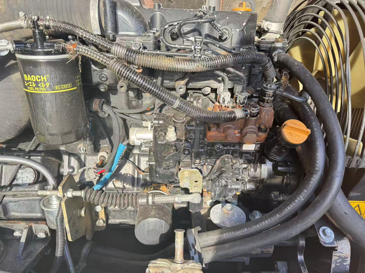 DOOSAN DX60 - Minikotró: 3 kép. DOOSAN DX60 - Minikotró: 3 kép.