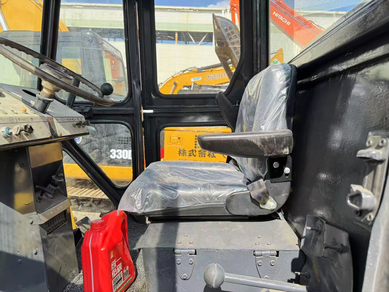 DYNAPAC CA301D - Úthenger: 4 kép. DYNAPAC CA301D - Úthenger: 4 kép.