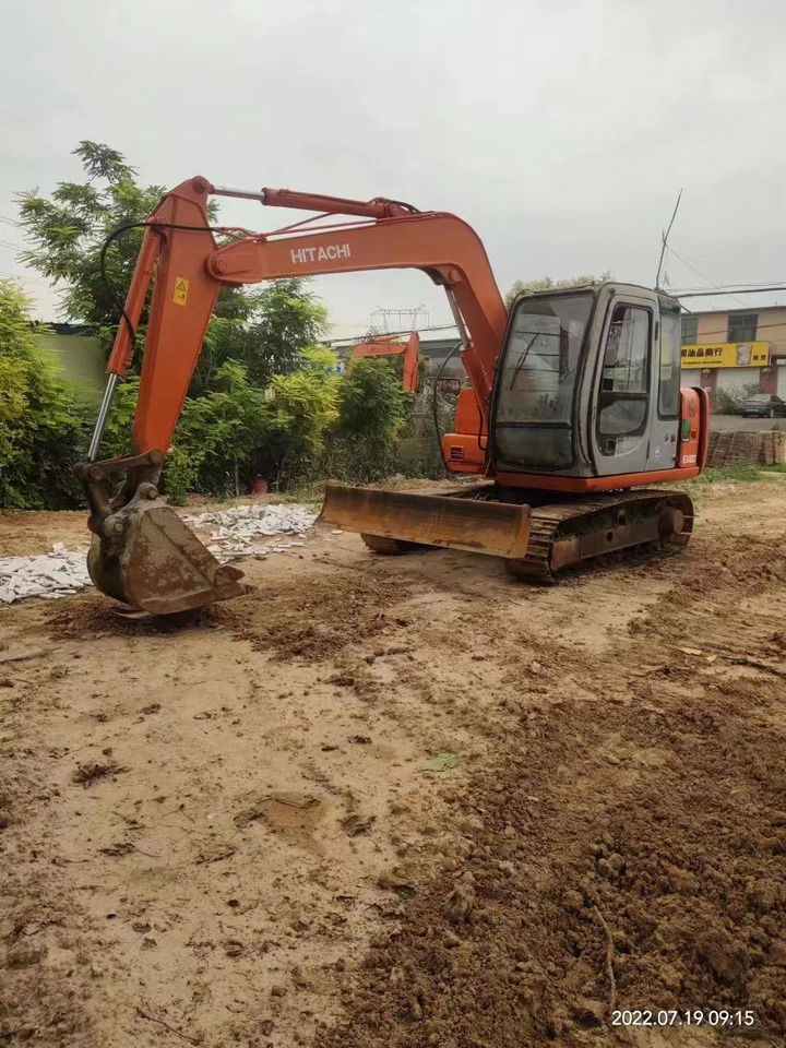 HITACHI EX60-5 - Minikotró: 1 kép. HITACHI EX60-5 - Minikotró: 1 kép.