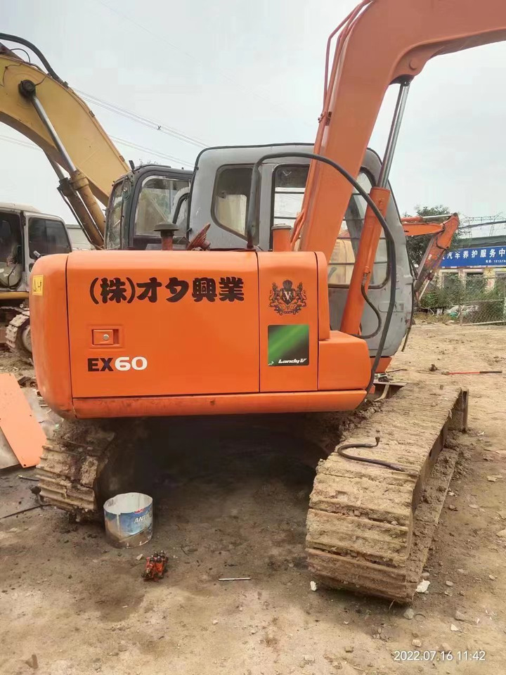Minikotró HITACHI EX60-5: 7 kép.