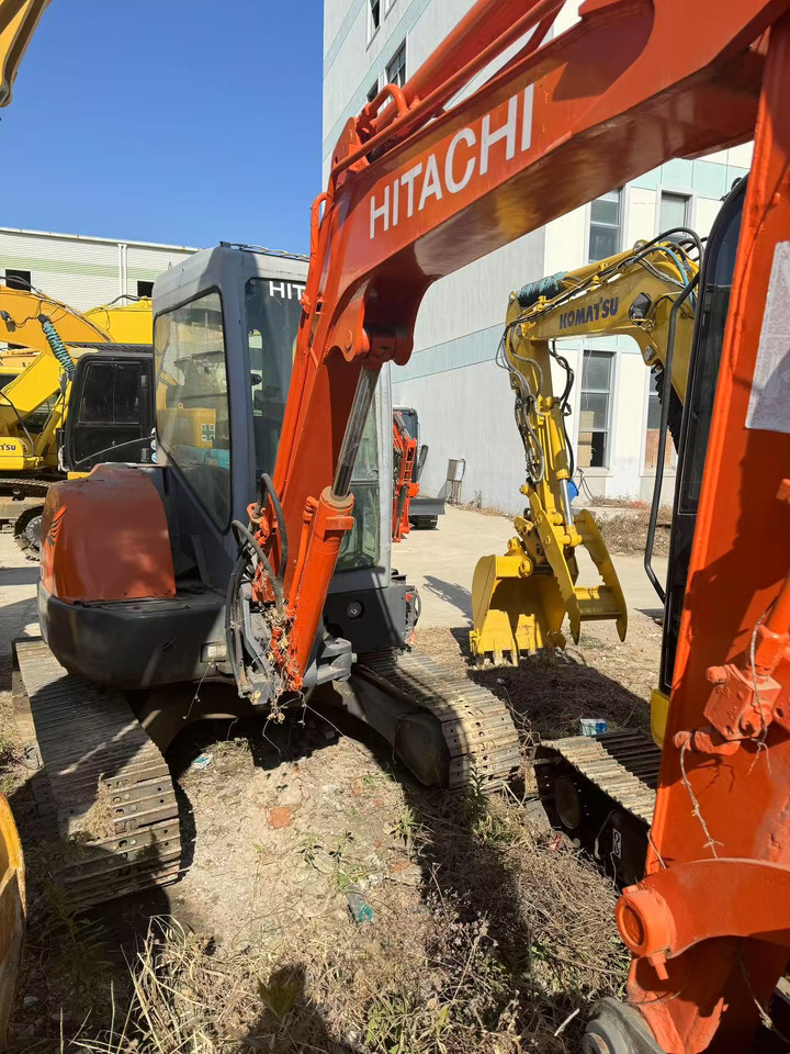 HITACHI ZX40U - Minikotró: 4 kép. HITACHI ZX40U - Minikotró: 4 kép.