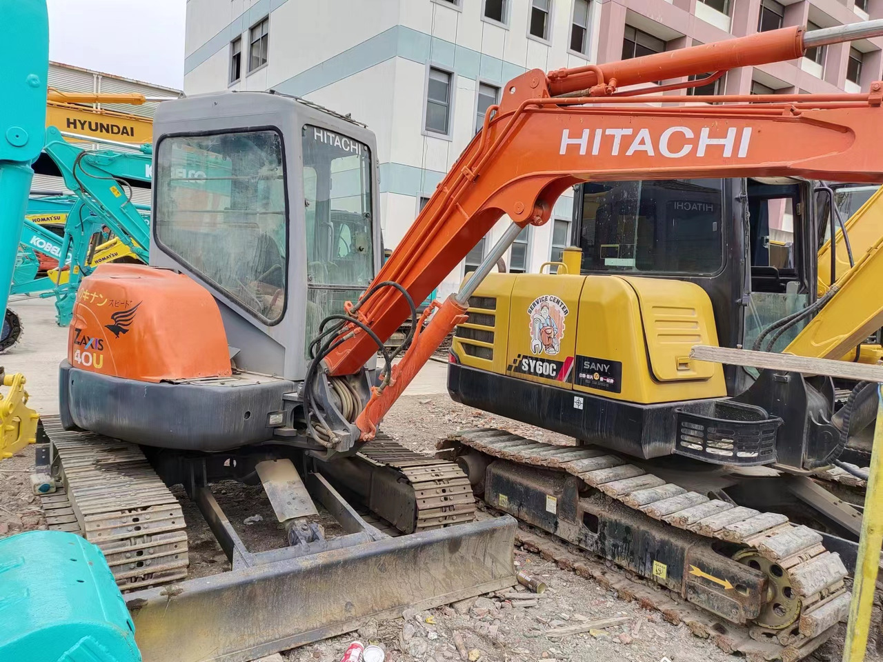 HITACHI ZX40U - Minikotró: 4 kép. HITACHI ZX40U - Minikotró: 4 kép.