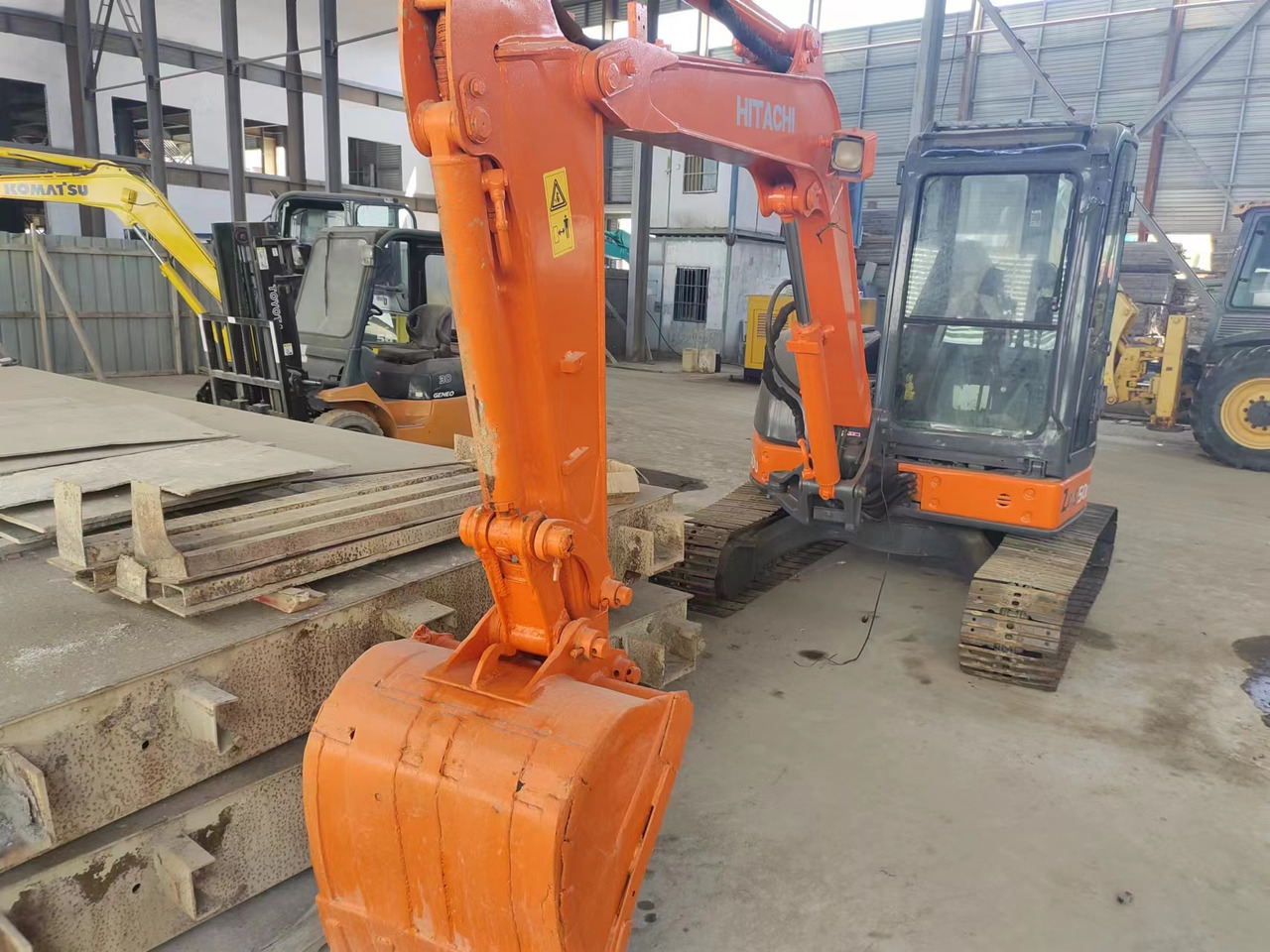 HITACHI ZX50U mini digger ZX55 ZX60 ZX70 small excavator - Minikotró: 2 kép. HITACHI ZX50U mini digger ZX55 ZX60 ZX70 small excavator - Minikotró: 2 kép.