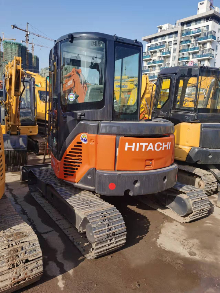 HITACHI ZX55 - Minikotró: 1 kép. HITACHI ZX55 - Minikotró: 1 kép.