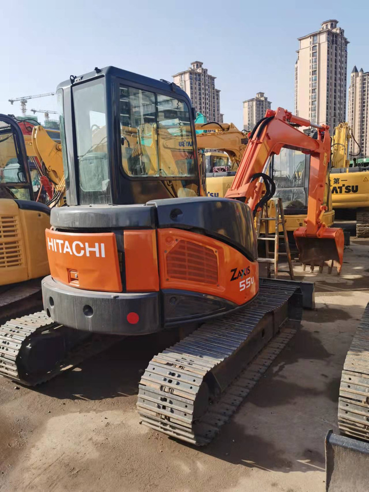 HITACHI ZX55 - Minikotró: 3 kép. HITACHI ZX55 - Minikotró: 3 kép.