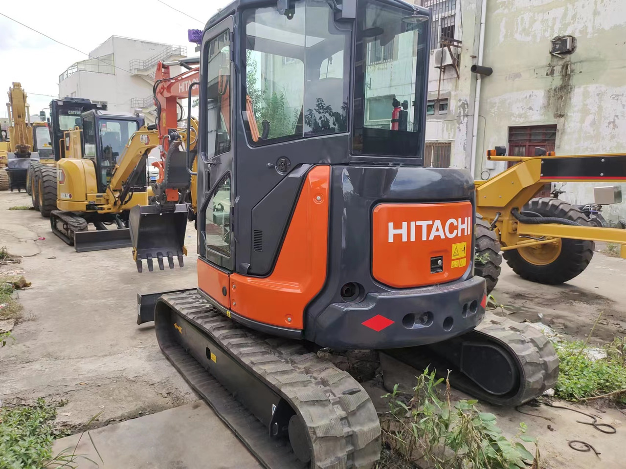 HITACHI ZX55 USR-5A - Minikotró: 2 kép. HITACHI ZX55 USR-5A - Minikotró: 2 kép.
