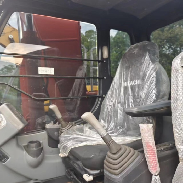 HITACHI zx120 - Lánctalpas kotró: 5 kép. HITACHI zx120 - Lánctalpas kotró: 5 kép.