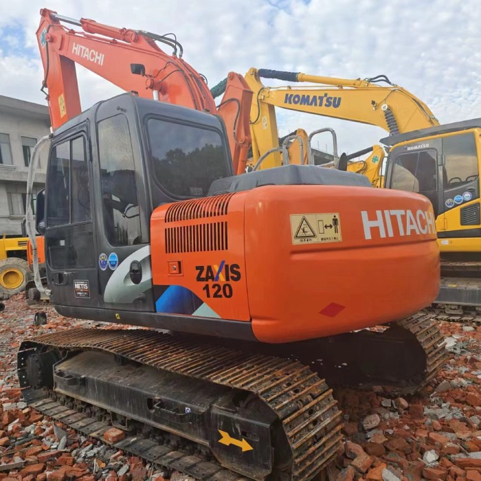 HITACHI zx120 - Lánctalpas kotró: 2 kép. HITACHI zx120 - Lánctalpas kotró: 2 kép.