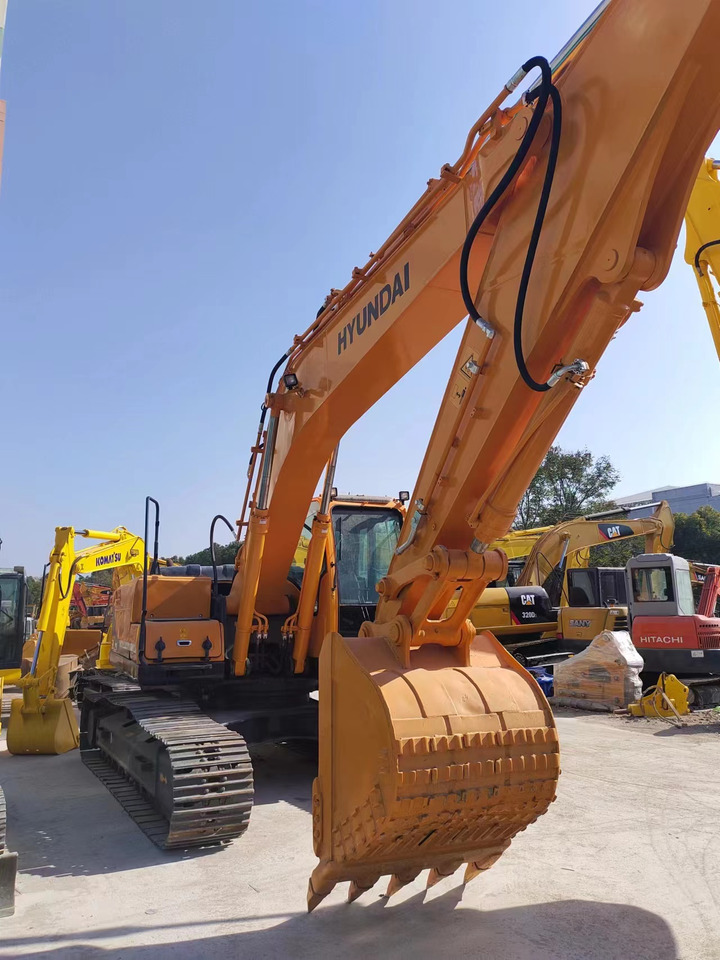 HYUNDAI 220LC-9S - Lánctalpas kotró: 1 kép. HYUNDAI 220LC-9S - Lánctalpas kotró: 1 kép.