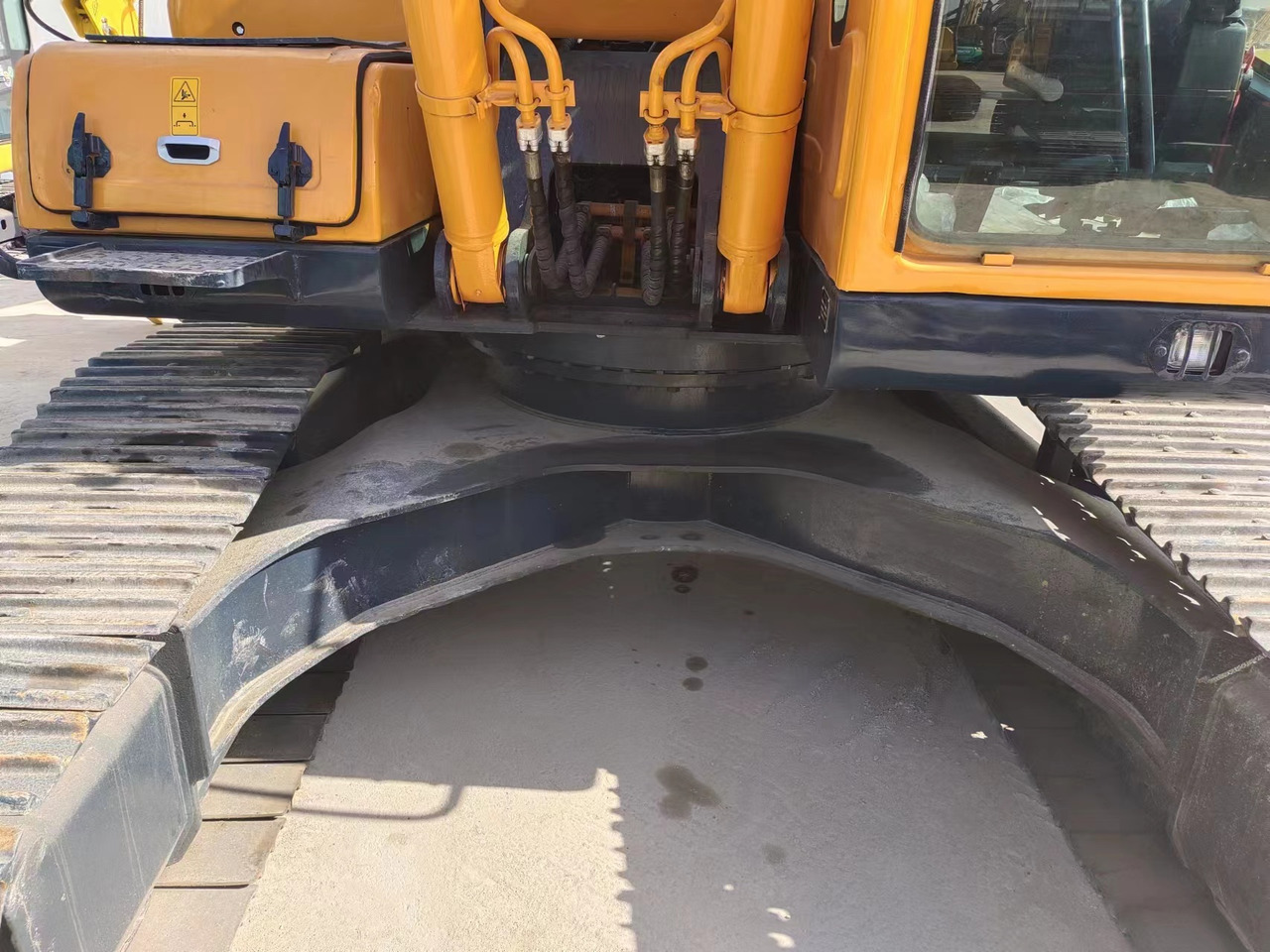 HYUNDAI 220LC-9S - Lánctalpas kotró: 5 kép. HYUNDAI 220LC-9S - Lánctalpas kotró: 5 kép.