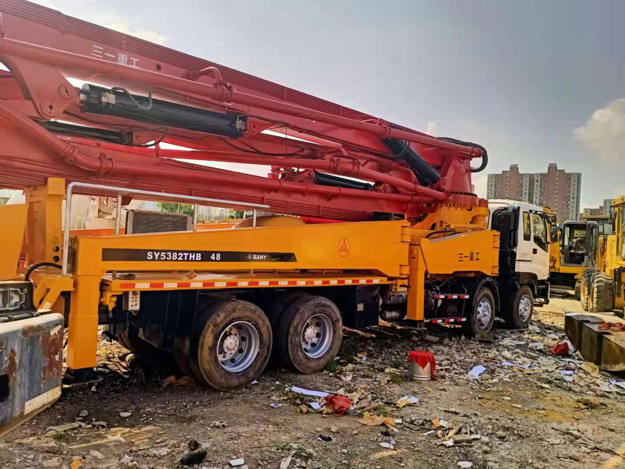 ISUZU 48M - Betonpumpa: 3 kép. ISUZU 48M - Betonpumpa: 3 kép.