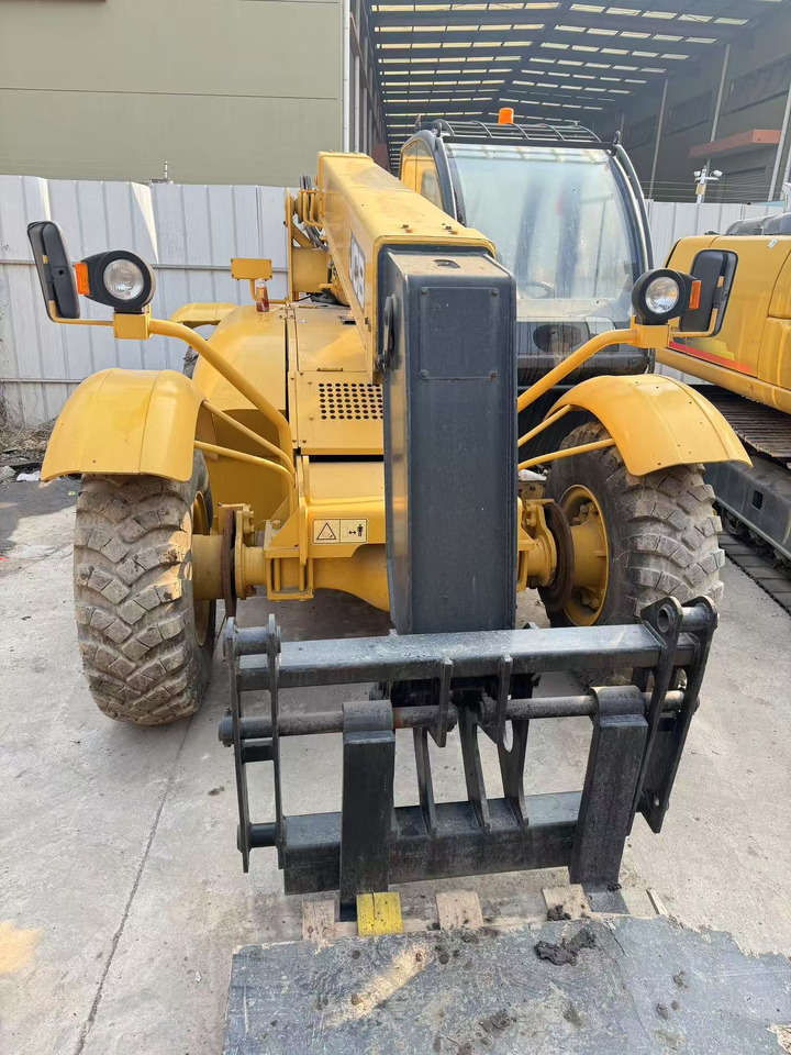 JCB 535 - Teleszkópos rakodó: 5 kép. JCB 535 - Teleszkópos rakodó: 5 kép.