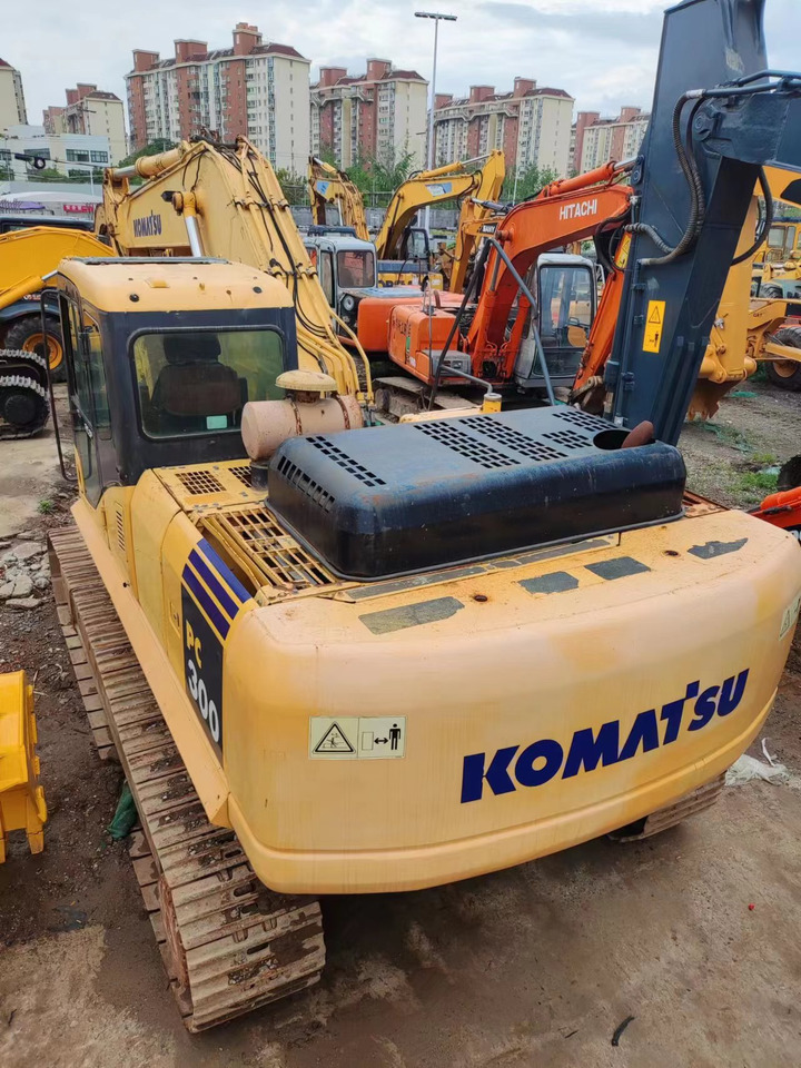 Lánctalpas kotró KOMATSU PC300-7: 8 kép.