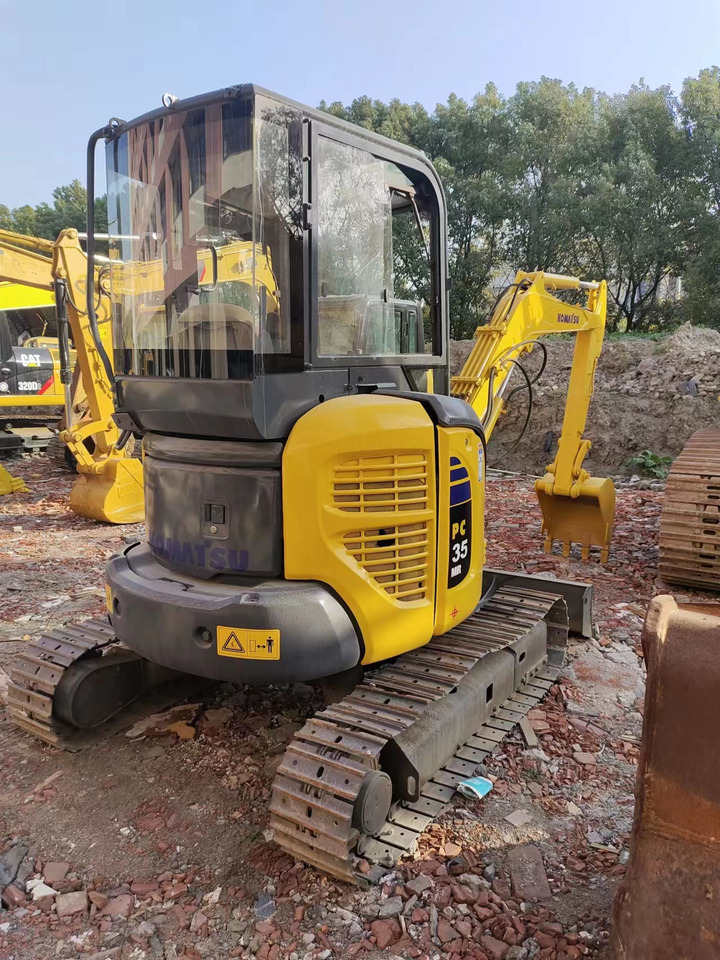 KOMATSU PC35MR PC40 PC45 PC50 PC55 PC60 - Minikotró: 1 kép. KOMATSU PC35MR PC40 PC45 PC50 PC55 PC60 - Minikotró: 1 kép.