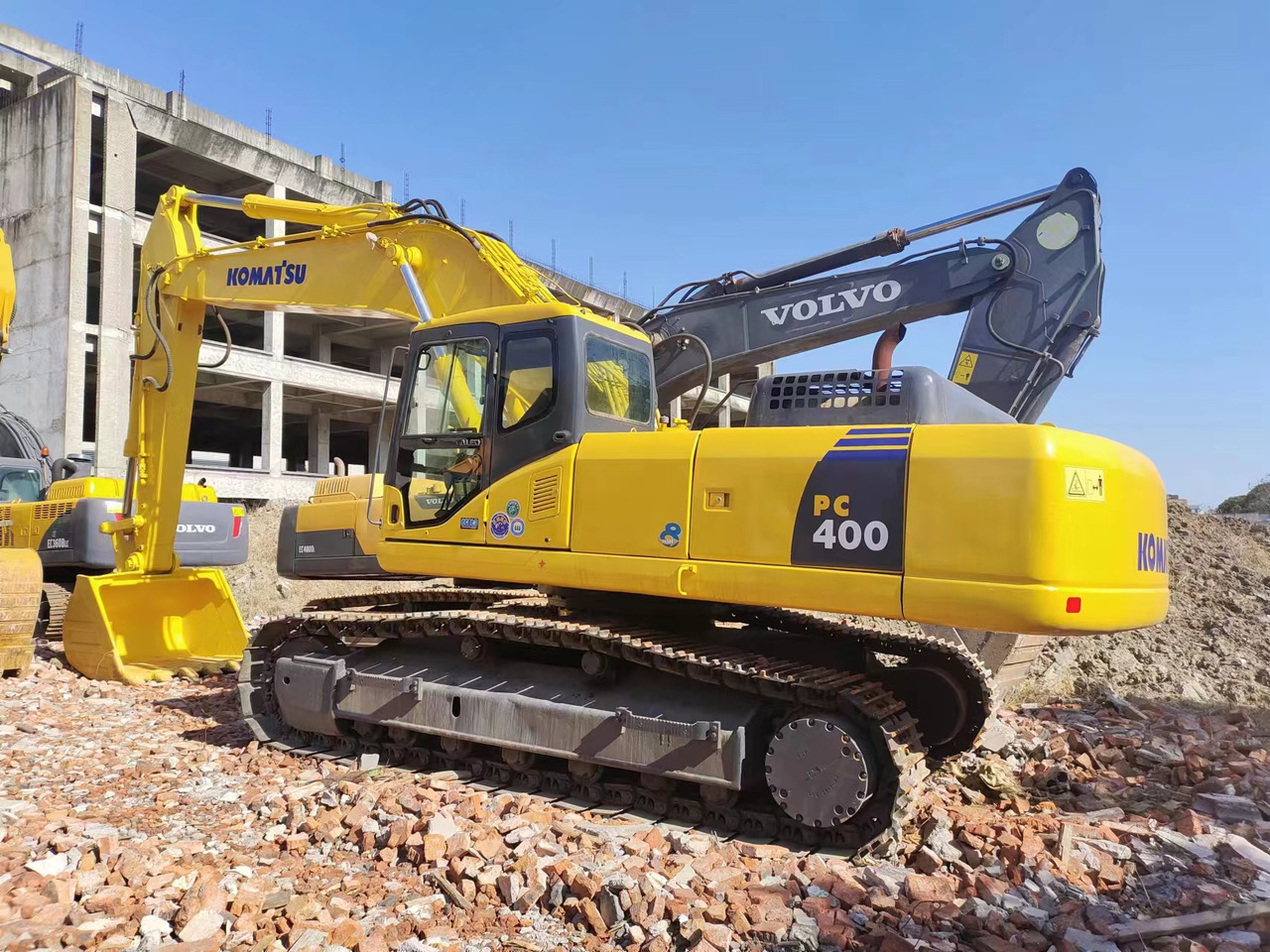 KOMATSU PC400-7 PC400 - Lánctalpas kotró: 1 kép. KOMATSU PC400-7 PC400 - Lánctalpas kotró: 1 kép.