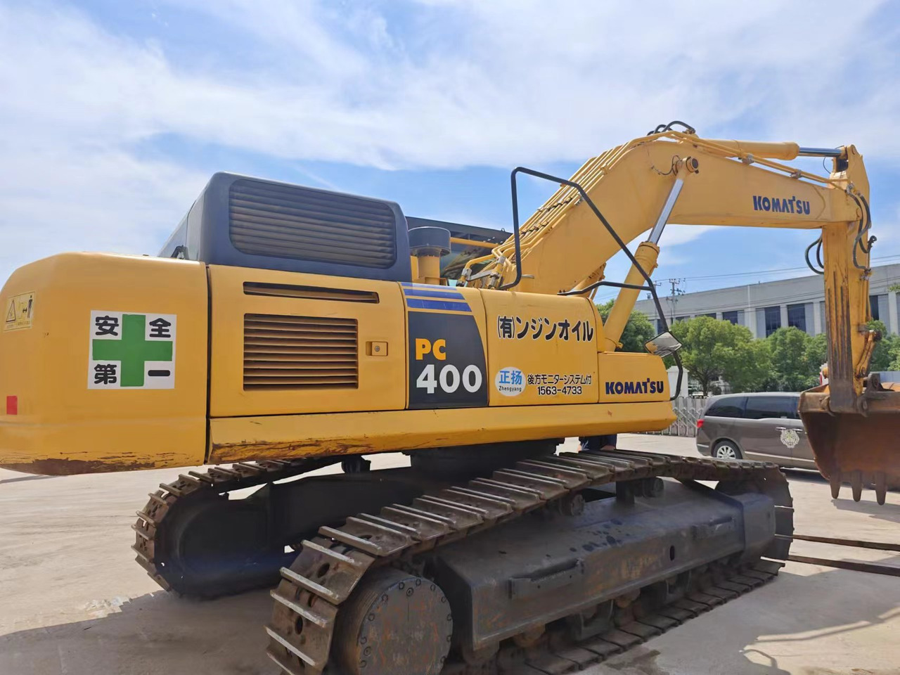 KOMATSU PC400-8R - Lánctalpas kotró: 4 kép. KOMATSU PC400-8R - Lánctalpas kotró: 4 kép.
