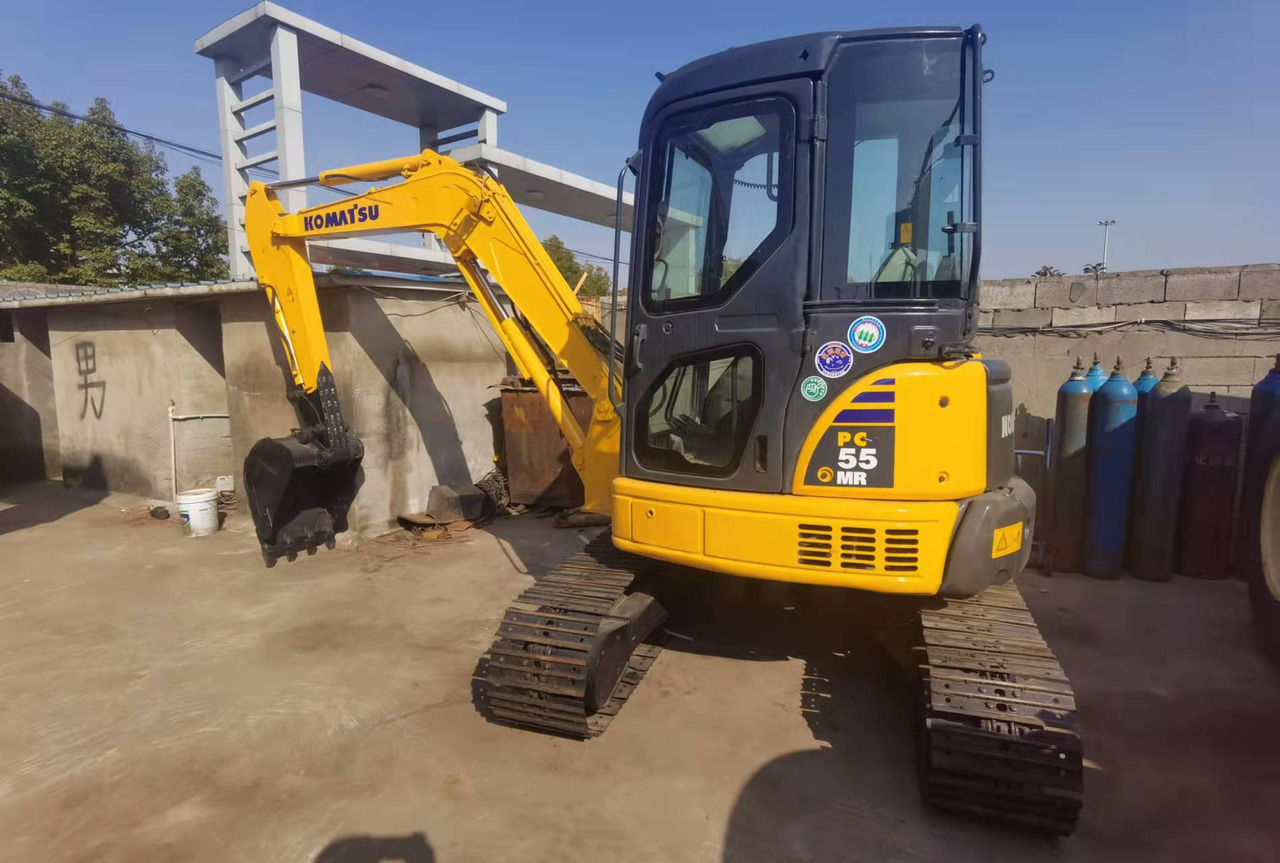 KOMATSU PC55MR-2 - Minikotró: 1 kép. KOMATSU PC55MR-2 - Minikotró: 1 kép.