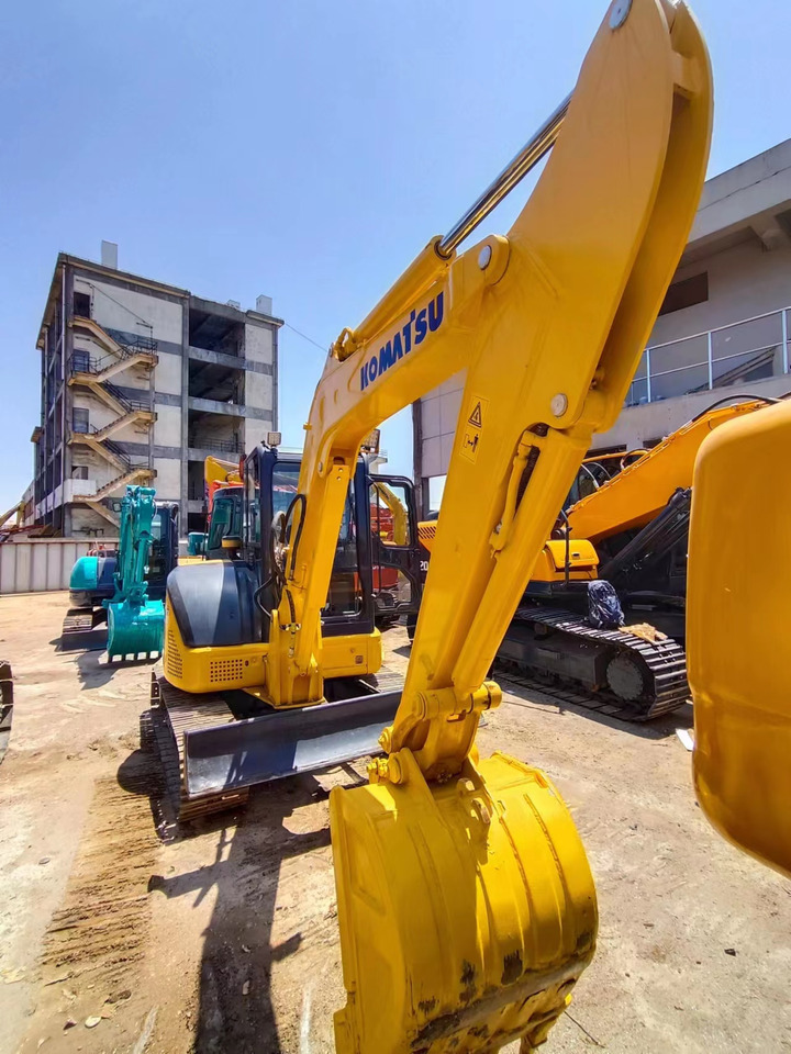 KOMATSU PC55MR - Minikotró: 5 kép. KOMATSU PC55MR - Minikotró: 5 kép.