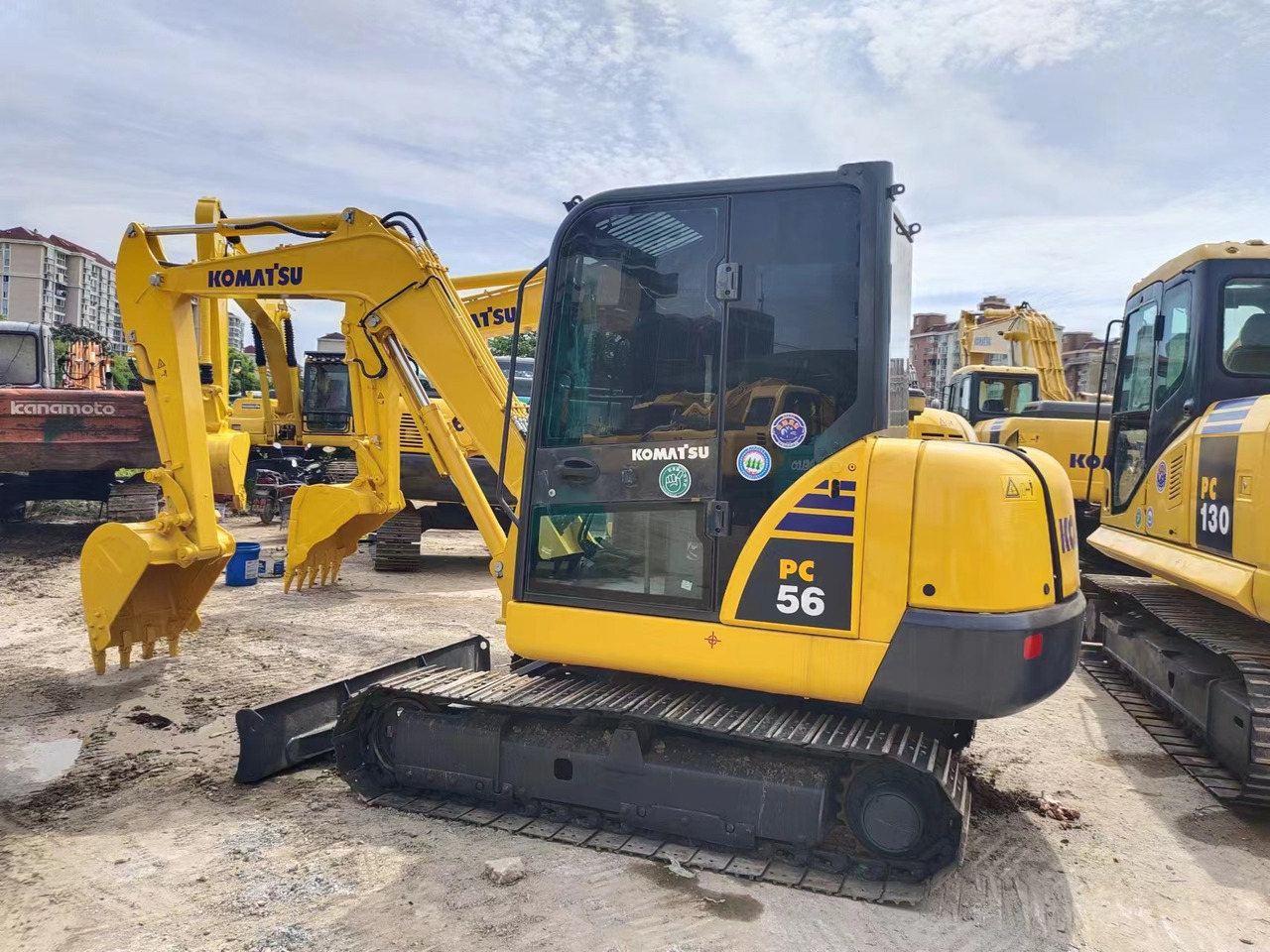 KOMATSU PC56 komatsu mini excavator PC55 PC60 - Minikotró: 2 kép. KOMATSU PC56 komatsu mini excavator PC55 PC60 - Minikotró: 2 kép.