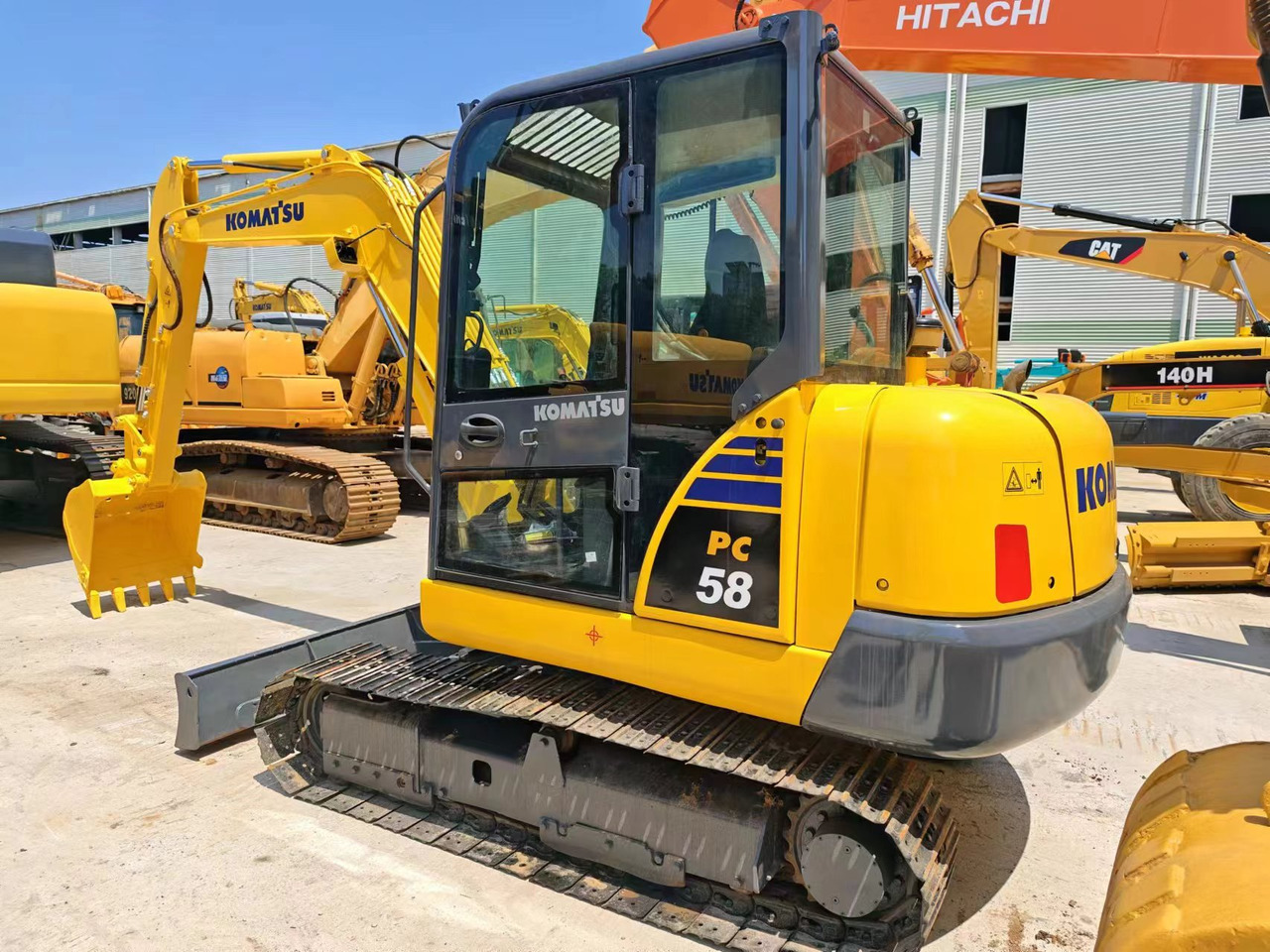 KOMATSU PC58-8 - Minikotró: 4 kép. KOMATSU PC58-8 - Minikotró: 4 kép.