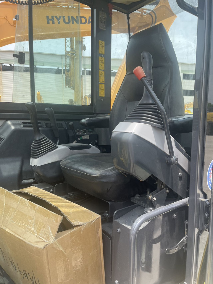 KOMATSU PC58 PC55 PC60 - Minikotró: 4 kép. KOMATSU PC58 PC55 PC60 - Minikotró: 4 kép.