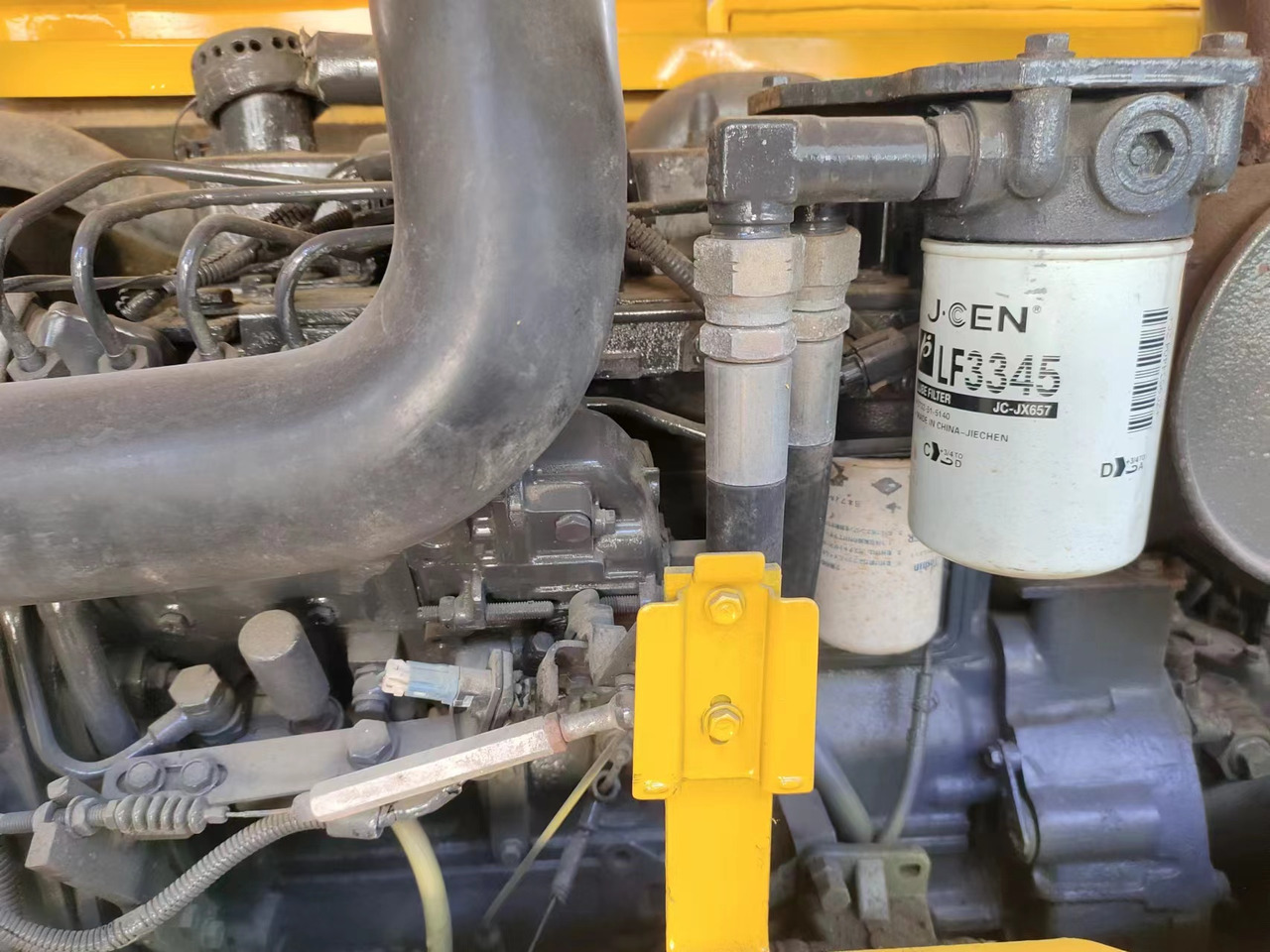 KOMATSU PC60-7 - Lánctalpas kotró: 5 kép. KOMATSU PC60-7 - Lánctalpas kotró: 5 kép.