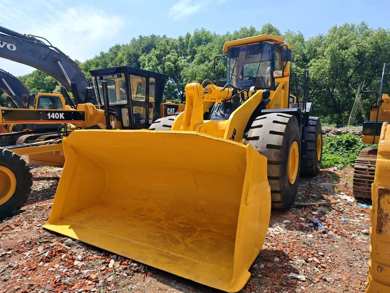KOMATSU WA470-3 - Gumikerekes homlokrakodó: 5 kép. KOMATSU WA470-3 - Gumikerekes homlokrakodó: 5 kép.