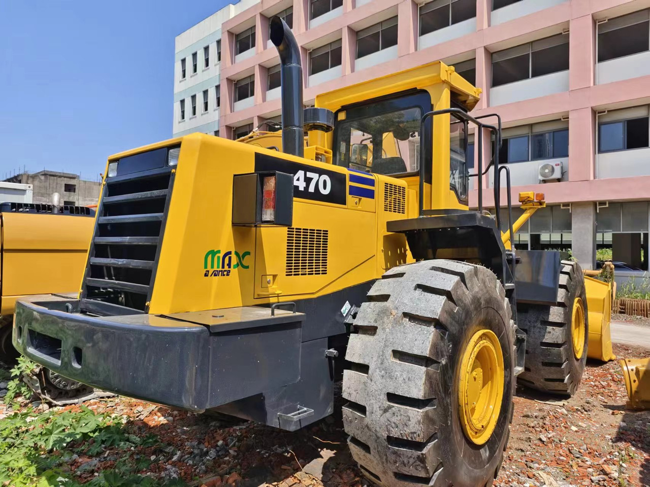 KOMATSU WA470-3 - Gumikerekes homlokrakodó: 2 kép. KOMATSU WA470-3 - Gumikerekes homlokrakodó: 2 kép.