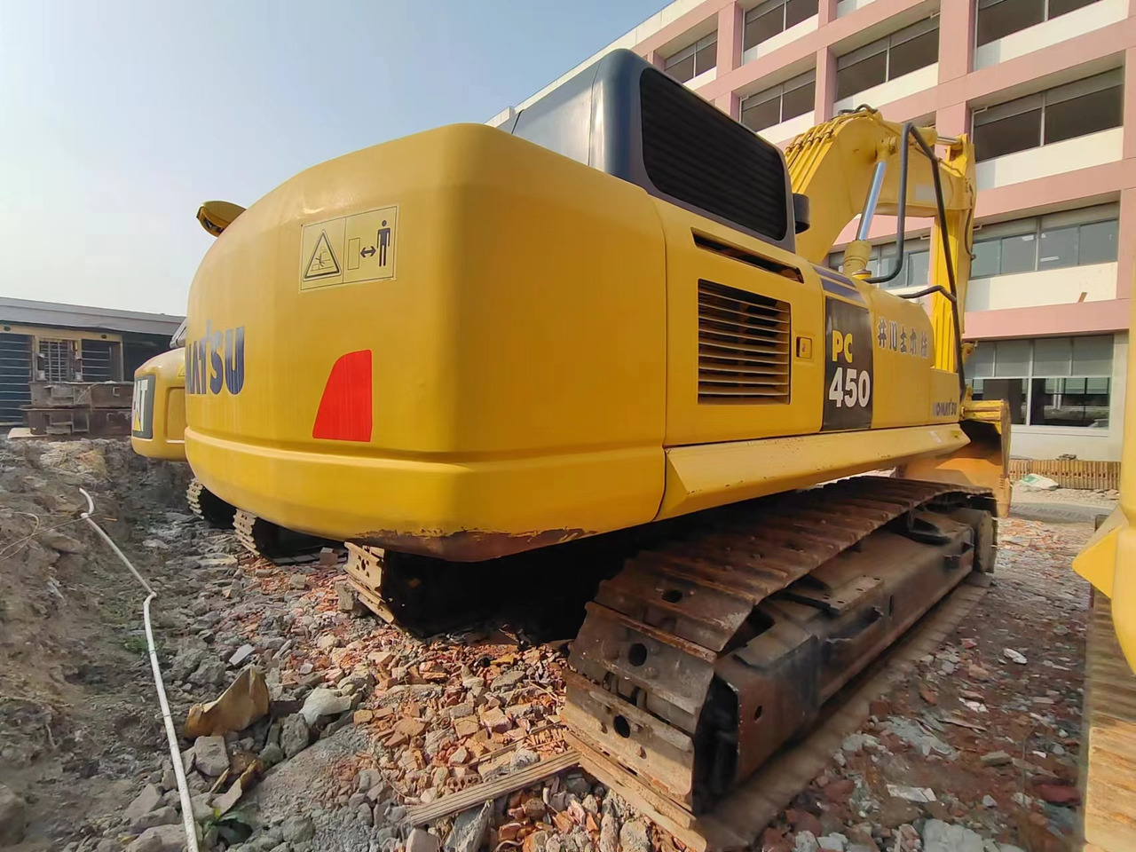 KOMATSU pc450-8 - Lánctalpas kotró: 4 kép. KOMATSU pc450-8 - Lánctalpas kotró: 4 kép.