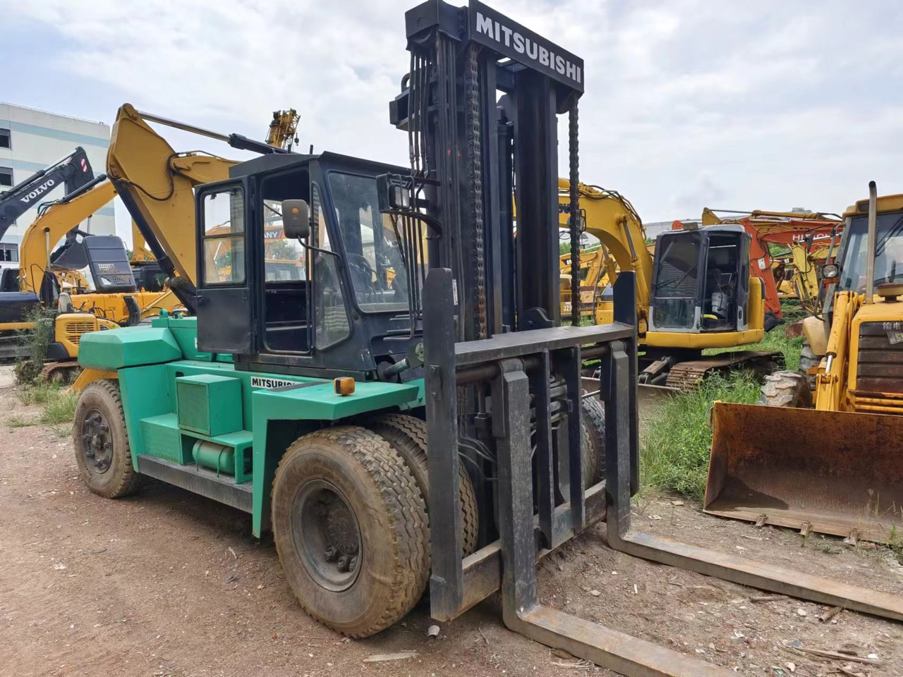 MITSUBISHI 16ton diesel forklift Japan made - Dízel targonca: 1 kép. MITSUBISHI 16ton diesel forklift Japan made - Dízel targonca: 1 kép.