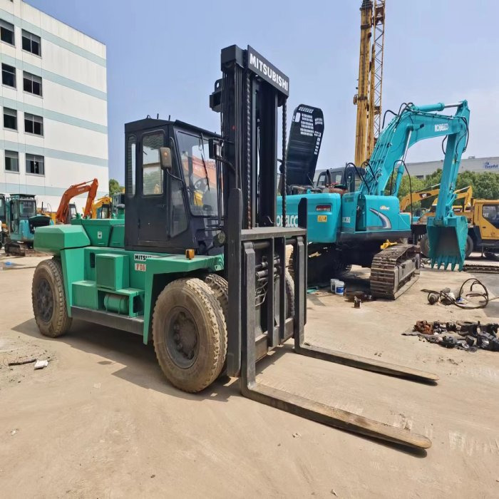 MITSUBISHI FD160 - Dízel targonca: 2 kép. MITSUBISHI FD160 - Dízel targonca: 2 kép.