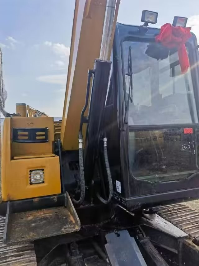 SANY sy75c - Minikotró: 3 kép. SANY sy75c - Minikotró: 3 kép.