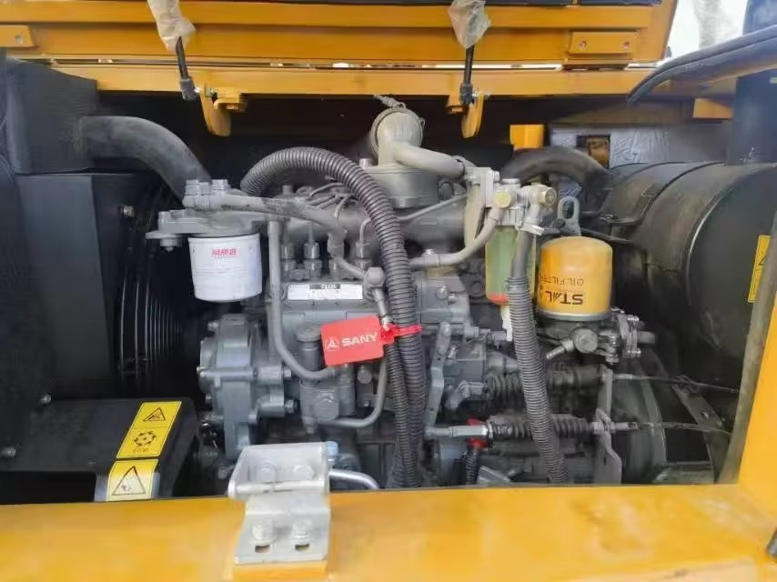 SANY sy75c - Minikotró: 4 kép. SANY sy75c - Minikotró: 4 kép.