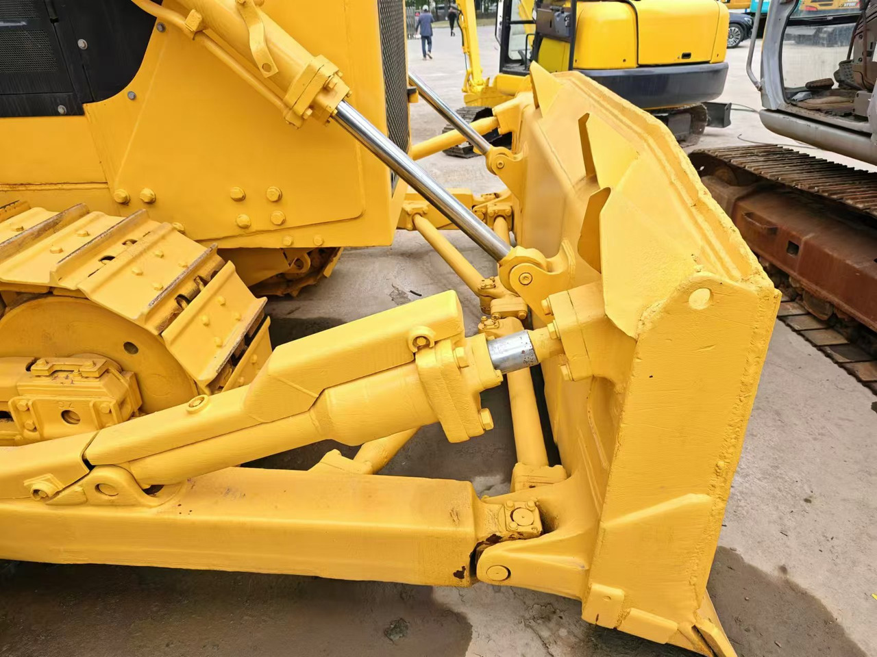 SHANTUI SD22 - Buldózer: 3 kép. SHANTUI SD22 - Buldózer: 3 kép.