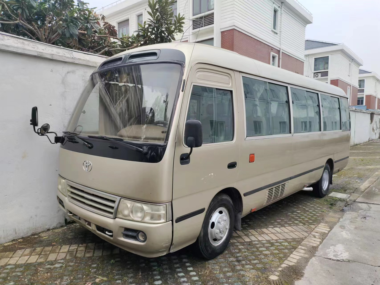 TOYOTA Coaster - Helyközi busz: 1 kép. TOYOTA Coaster - Helyközi busz: 1 kép.