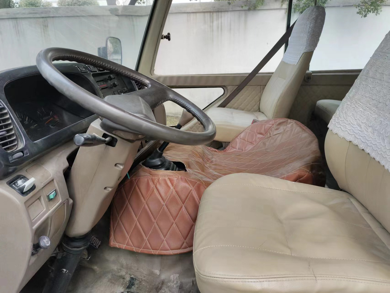 TOYOTA coaster - Minibusz, Kisbusz: 5 kép. TOYOTA coaster - Minibusz, Kisbusz: 5 kép.