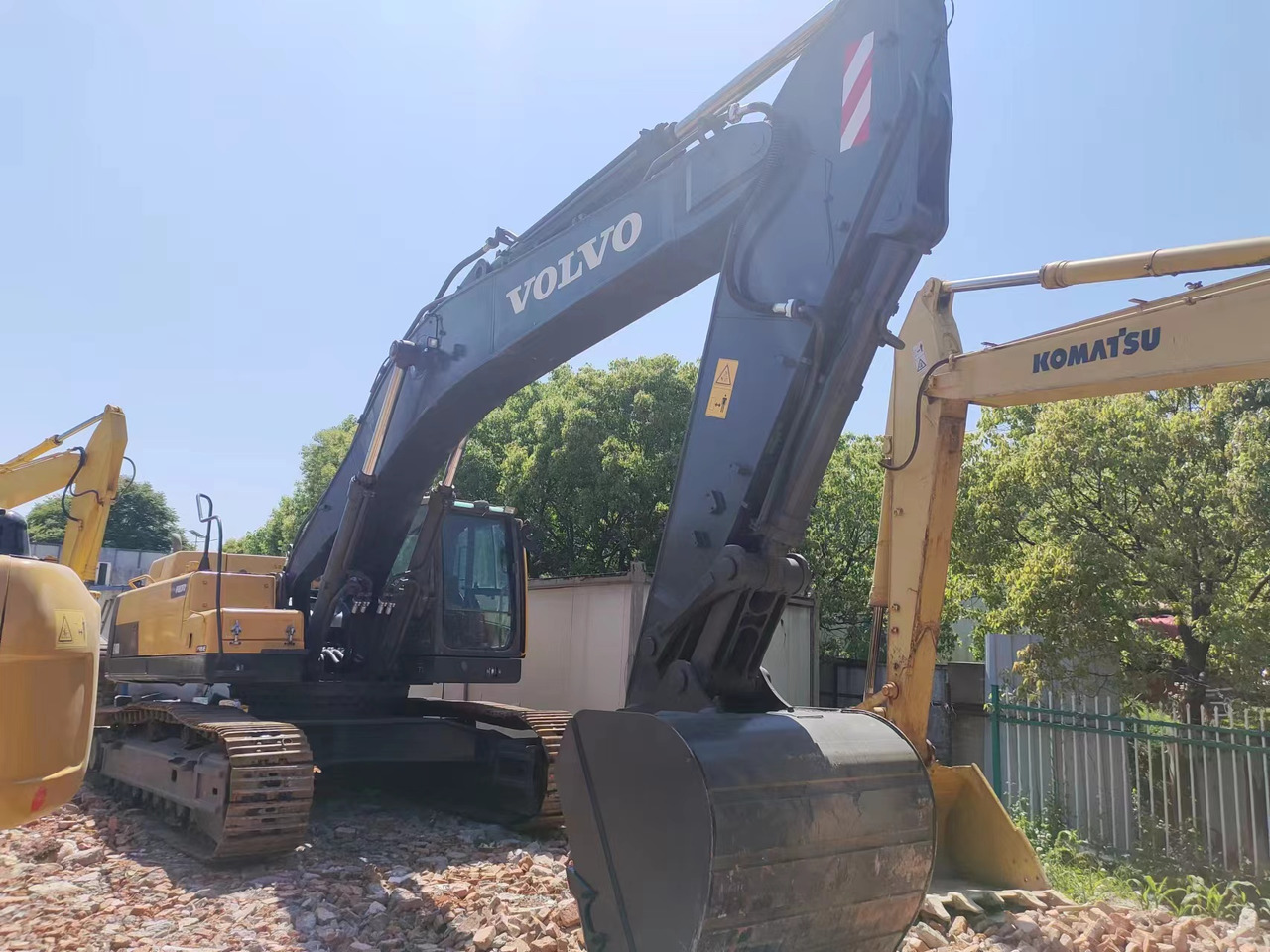 VOLVO EC480DL - Lánctalpas kotró: 1 kép. VOLVO EC480DL - Lánctalpas kotró: 1 kép.