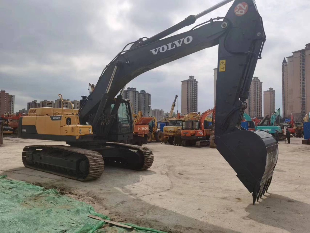 VOLVO EC480DL - Lánctalpas kotró: 2 kép. VOLVO EC480DL - Lánctalpas kotró: 2 kép.