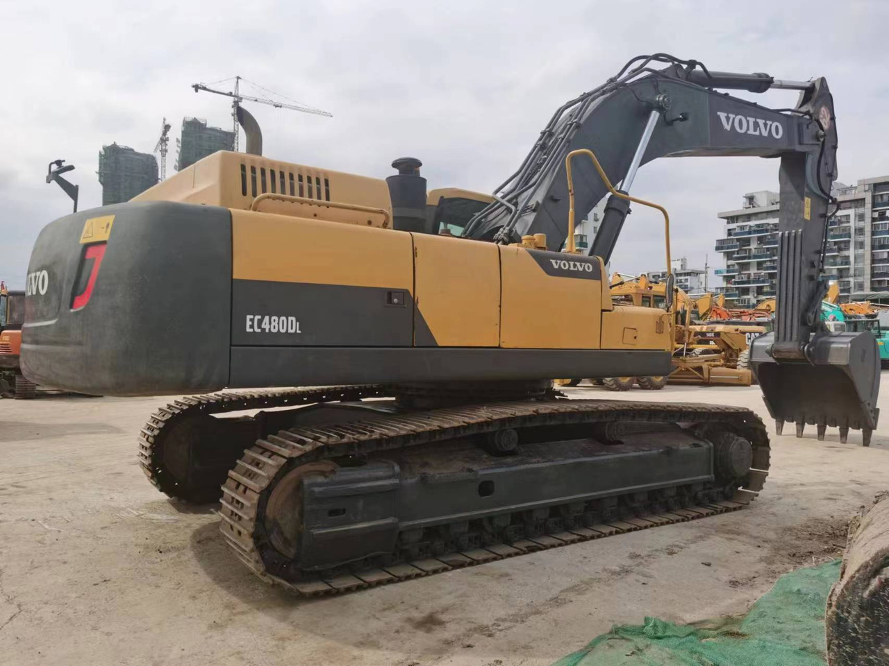 VOLVO EC480DL - Lánctalpas kotró: 4 kép. VOLVO EC480DL - Lánctalpas kotró: 4 kép.