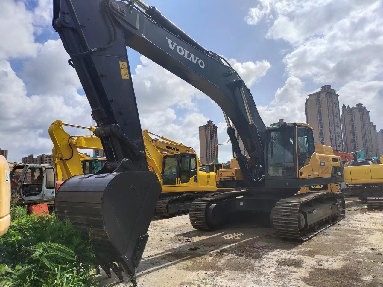 VOLVO EC480DL South Korea - Lánctalpas kotró: 5 kép. VOLVO EC480DL South Korea - Lánctalpas kotró: 5 kép.