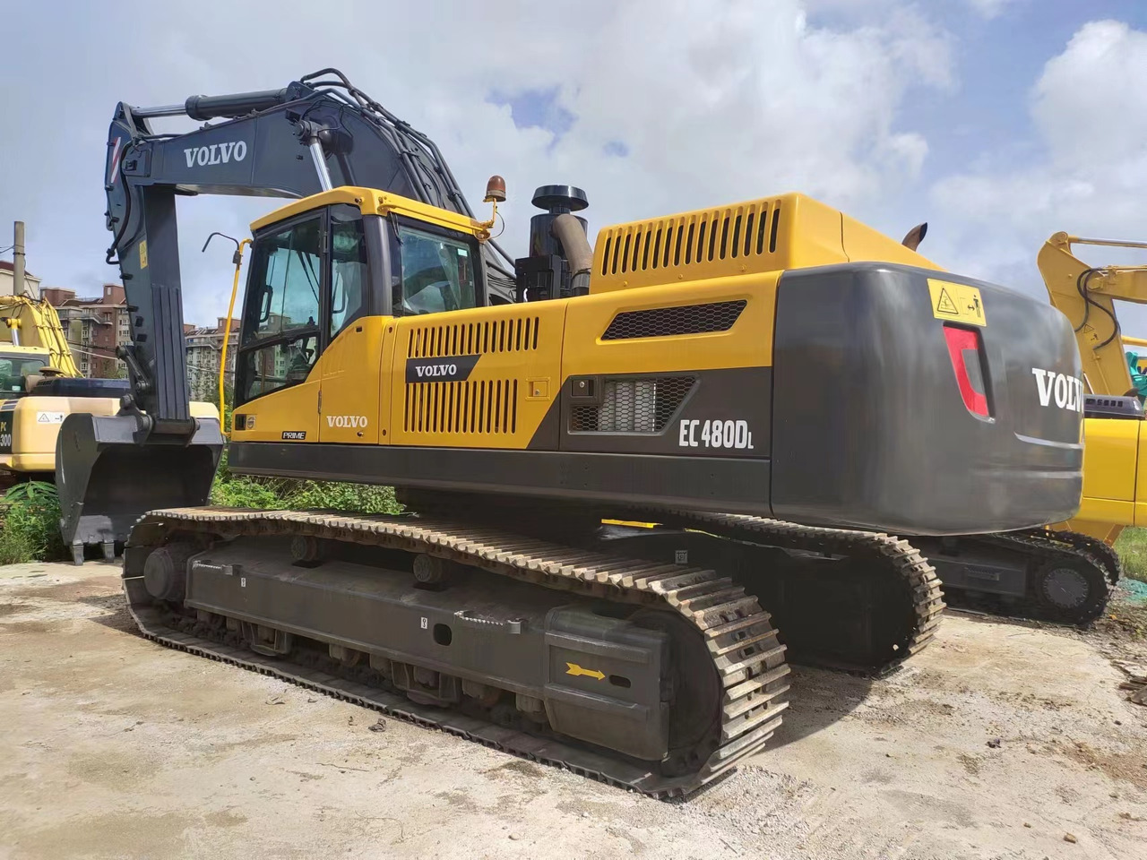 VOLVO EC480DL South Korea - Lánctalpas kotró: 1 kép. VOLVO EC480DL South Korea - Lánctalpas kotró: 1 kép.