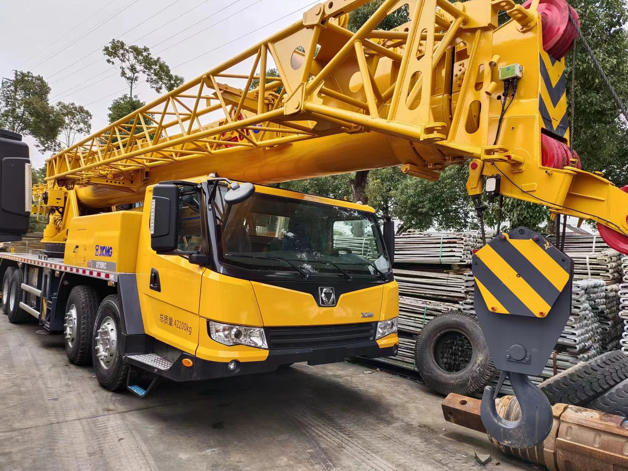 XCMG 50tons QY50K 50K QY50 QY70 QY100 QY130 - Autódaru: 2 kép. XCMG 50tons QY50K 50K QY50 QY70 QY100 QY130 - Autódaru: 2 kép.