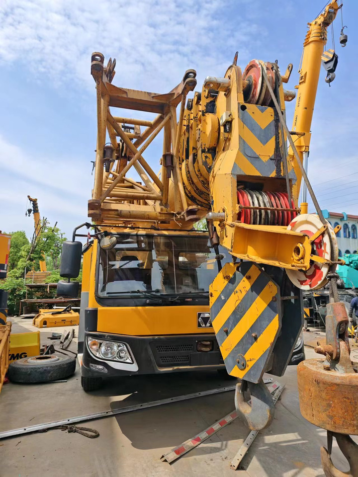 XCMG QY100K-Ⅱ QY100K 100tons - Autódaru: 2 kép. XCMG QY100K-Ⅱ QY100K 100tons - Autódaru: 2 kép.