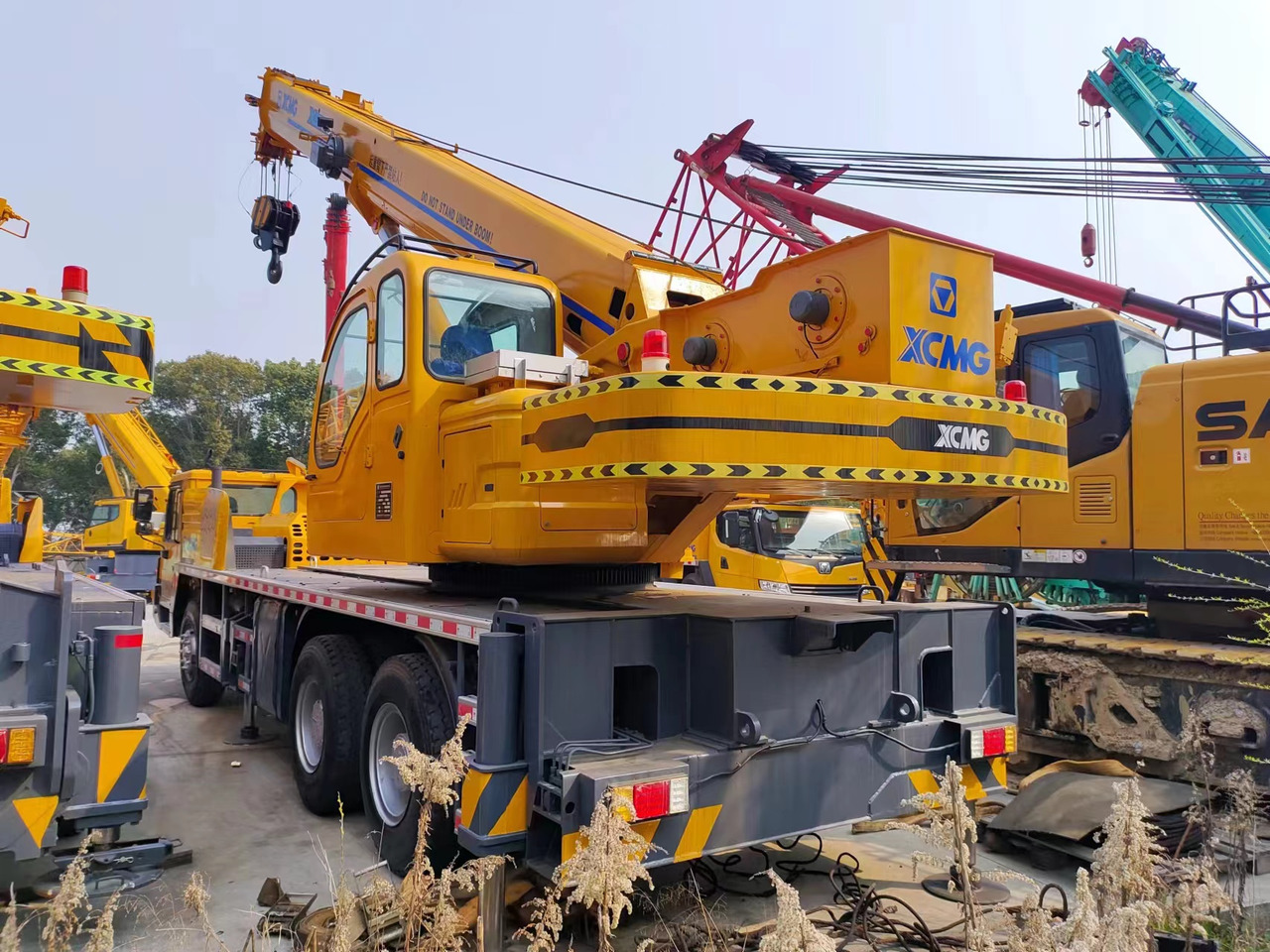 XCMG QY25K - Autódaru: 1 kép. XCMG QY25K - Autódaru: 1 kép.